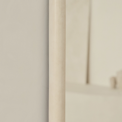 Espejo de cuerpo entero extragrande con marco de hormigón curvado – 190 x 100 cm (liquidación)